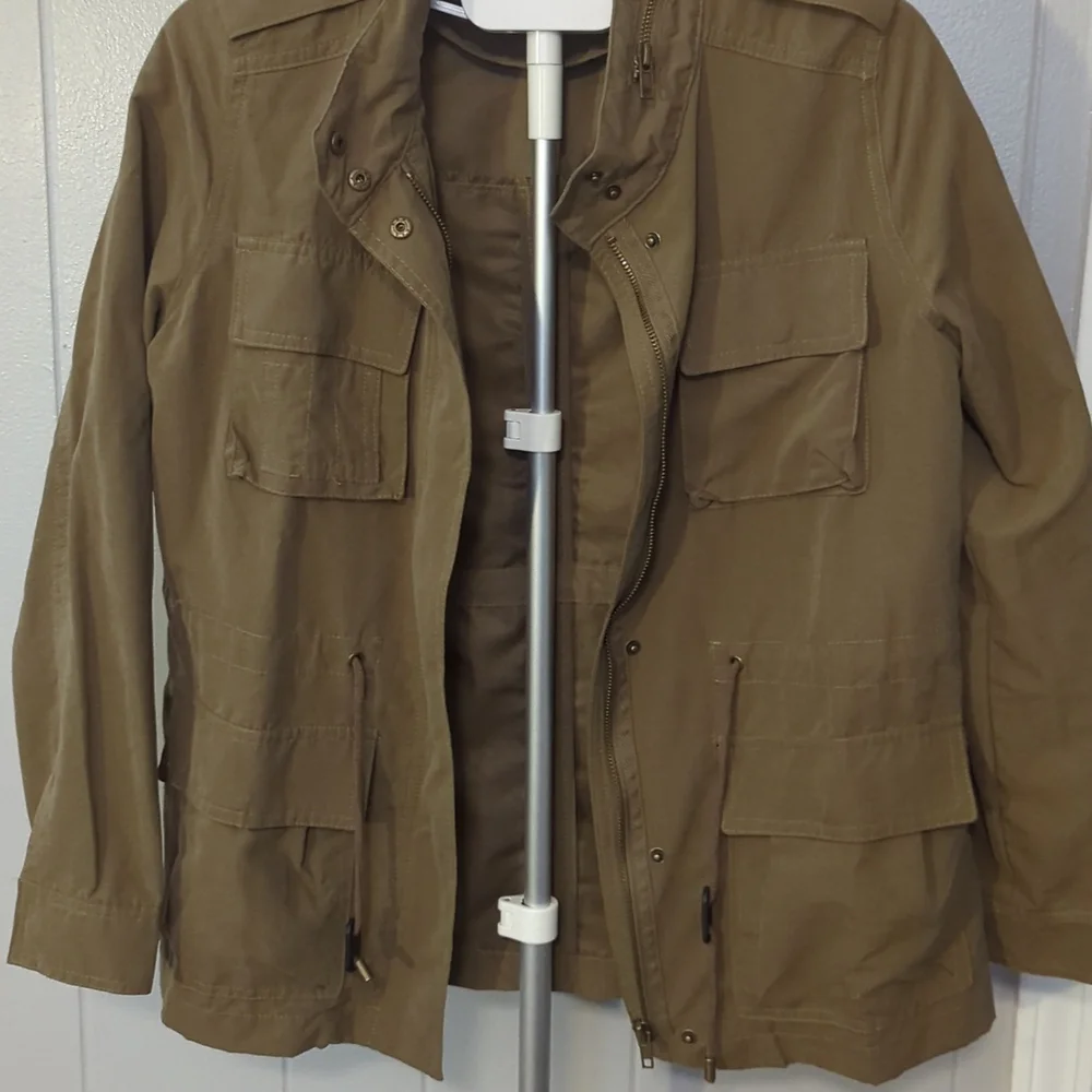 Lightweight jacket - Picture 2 of 6